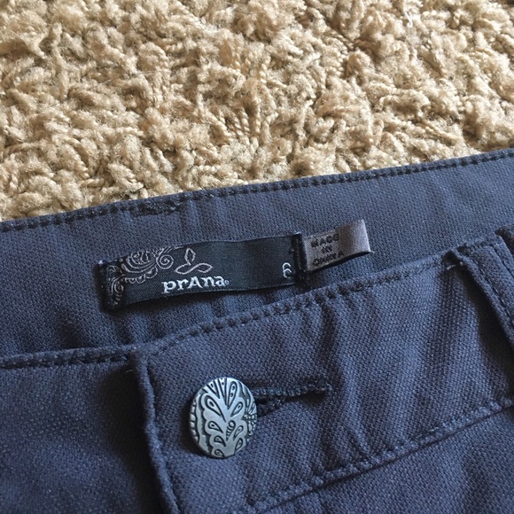 Stylish gray activewear prAna pants - Picture 7 of 7